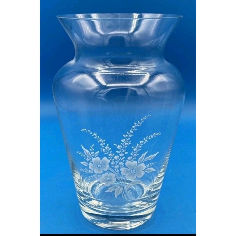 AVON Floral Bouquet Vase 7" 24% Lead Crystal Clear White Floral Design VINTAGE